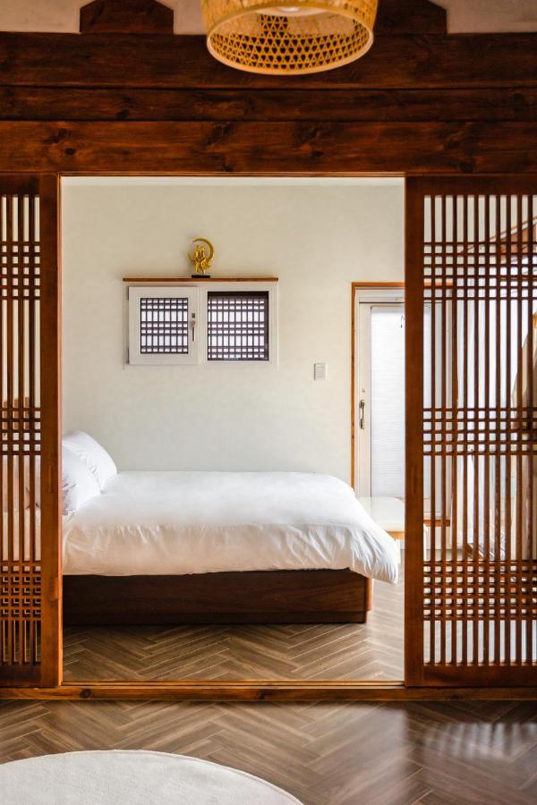 El House Hotel Gyeongju Exterior photo