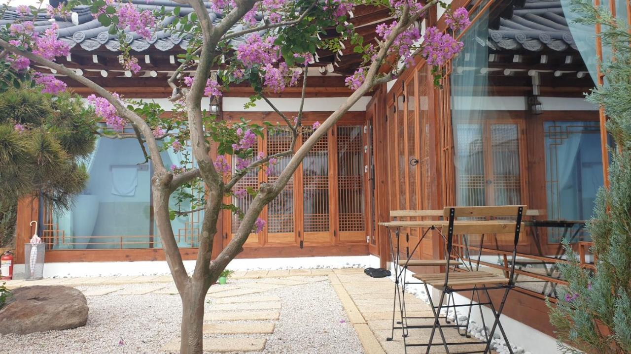El House Hotel Gyeongju Exterior photo