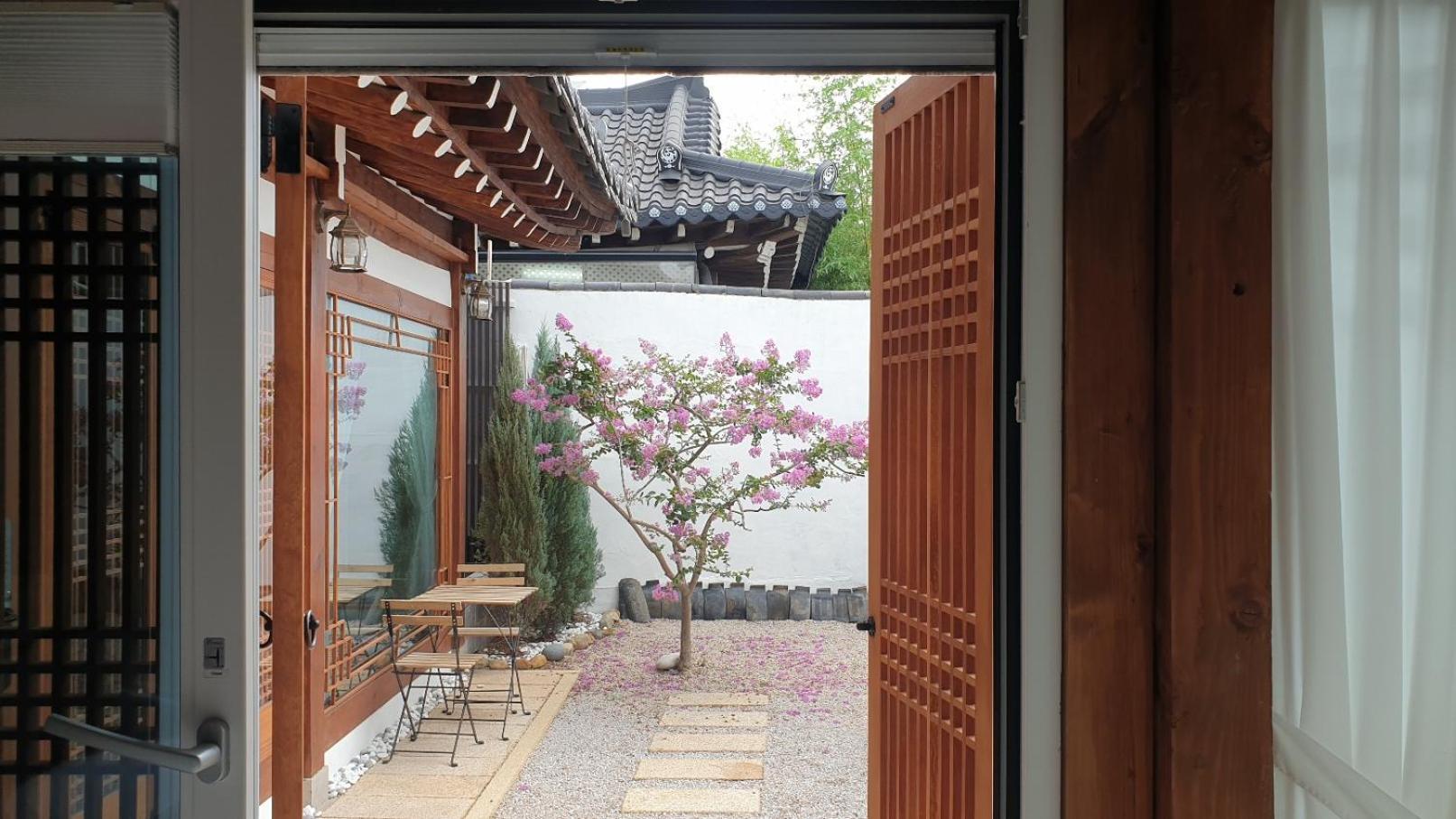 El House Hotel Gyeongju Exterior photo